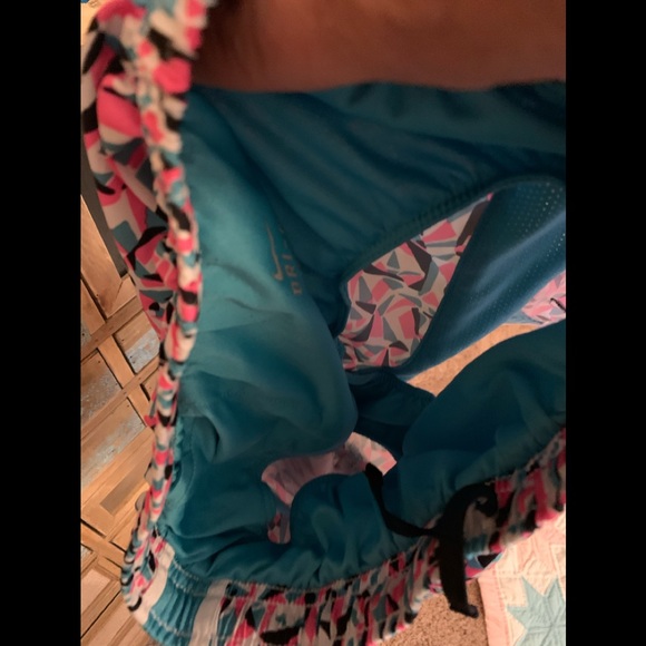 Girl’s Nike Shorts - Picture 5 of 6